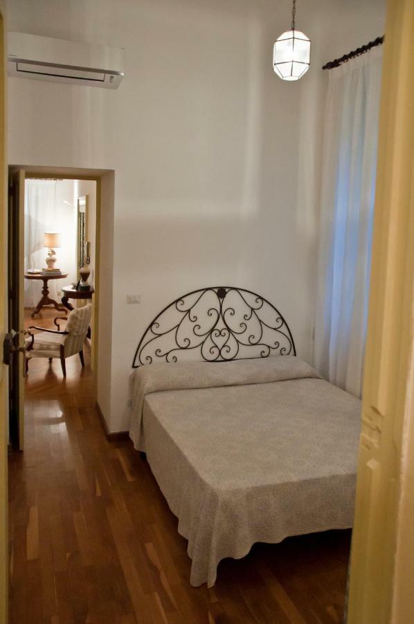Garden Suite At Palazzo Famularo ليتشي المظهر الخارجي الصورة