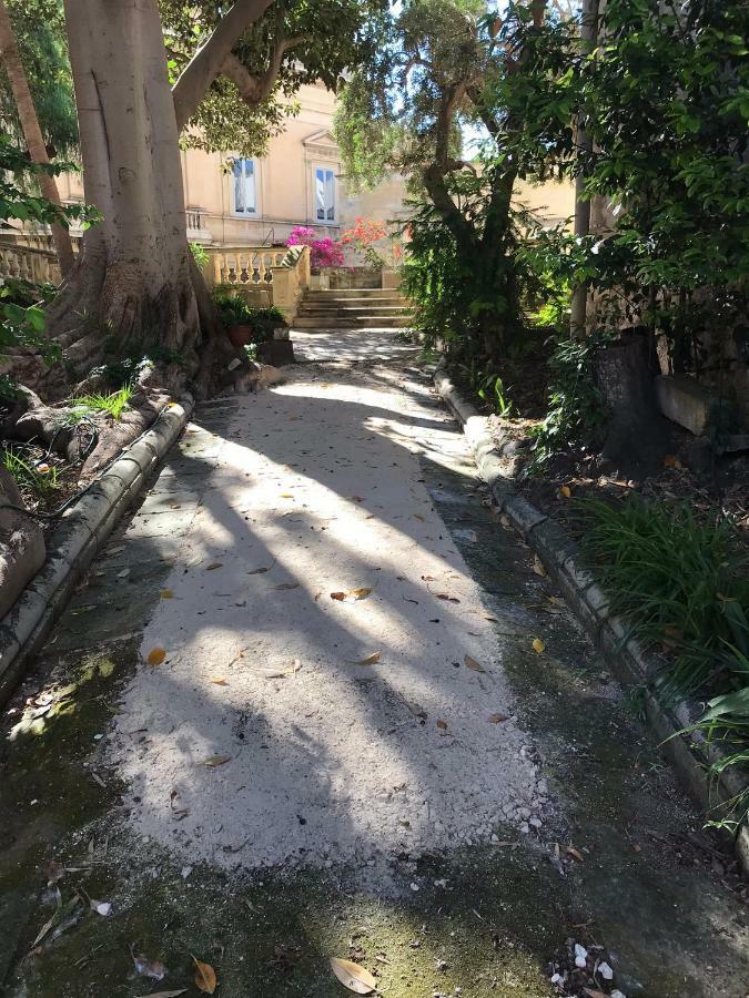 Garden Suite At Palazzo Famularo ليتشي المظهر الخارجي الصورة