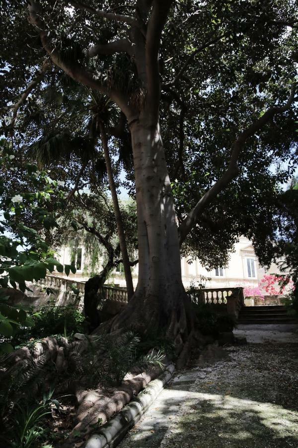 Garden Suite At Palazzo Famularo ليتشي المظهر الخارجي الصورة